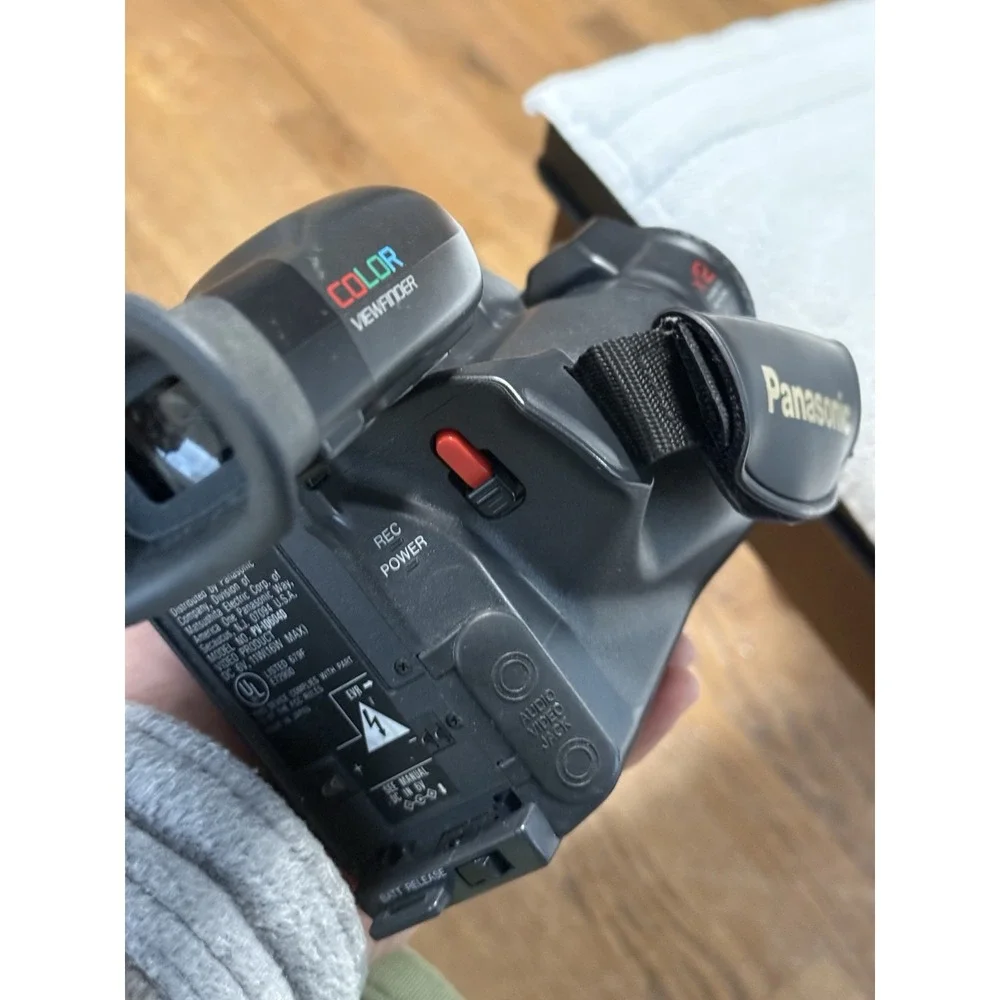 Panasonic PV-IQ604 Camcorder - Black , Please Read Description